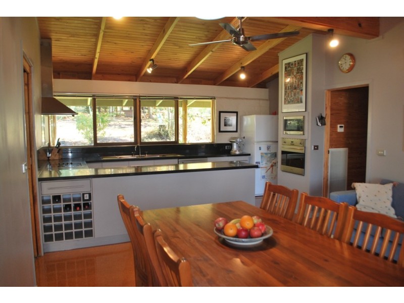 997 Carrolls Road, Rosewhite VIC 3737