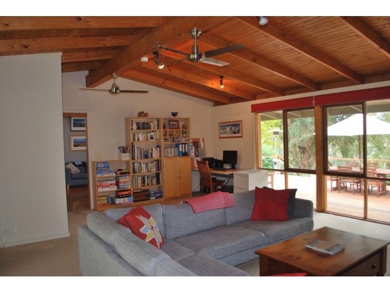 997 Carrolls Road, Rosewhite VIC 3737