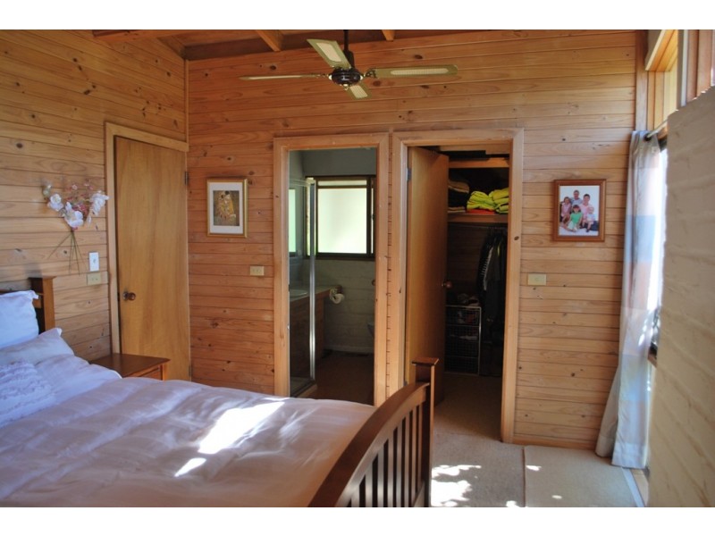 997 Carrolls Road, Rosewhite VIC 3737