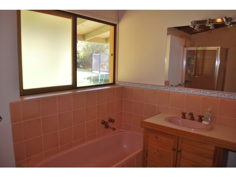 997 Carrolls Road, Rosewhite VIC 3737