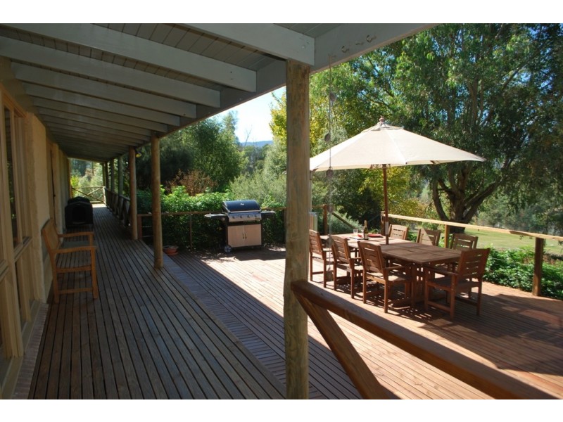 997 Carrolls Road, Rosewhite VIC 3737