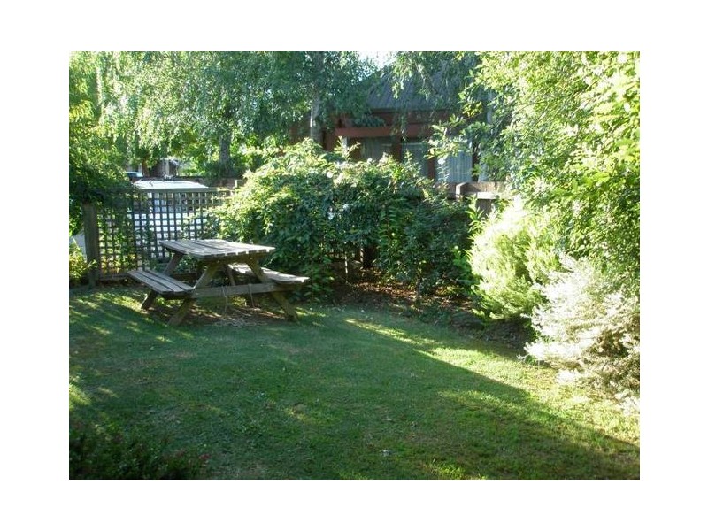 Unit 2/2 Wills Street, Bright VIC 3741