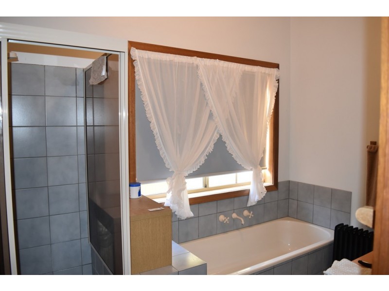 Unit 2 82 Delany Avenue, Bright VIC 3741