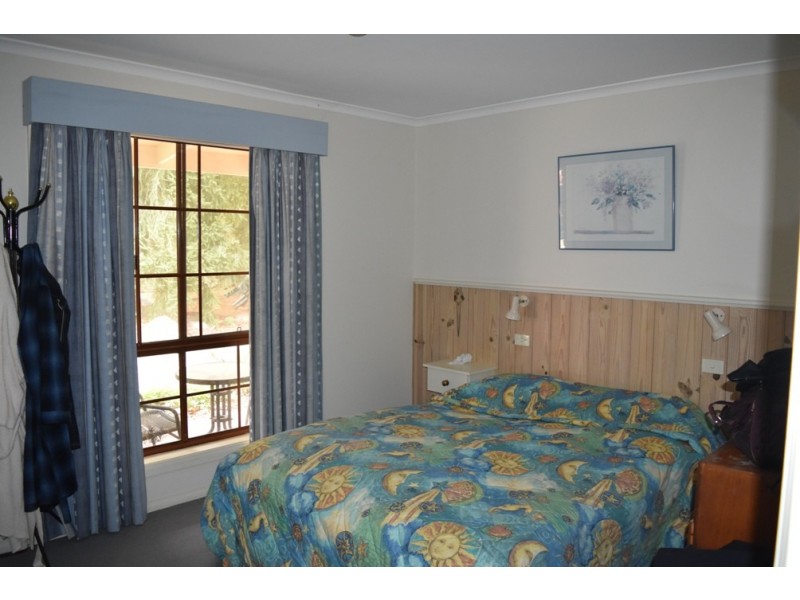 Unit 4/1-5 Racecourse Road, Bright VIC 3741