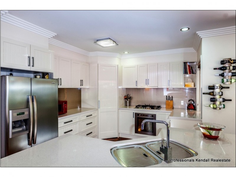 18 Long Road, Tamborine Mountain QLD 4272