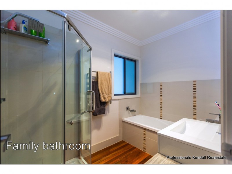 18 Long Road, Tamborine Mountain QLD 4272