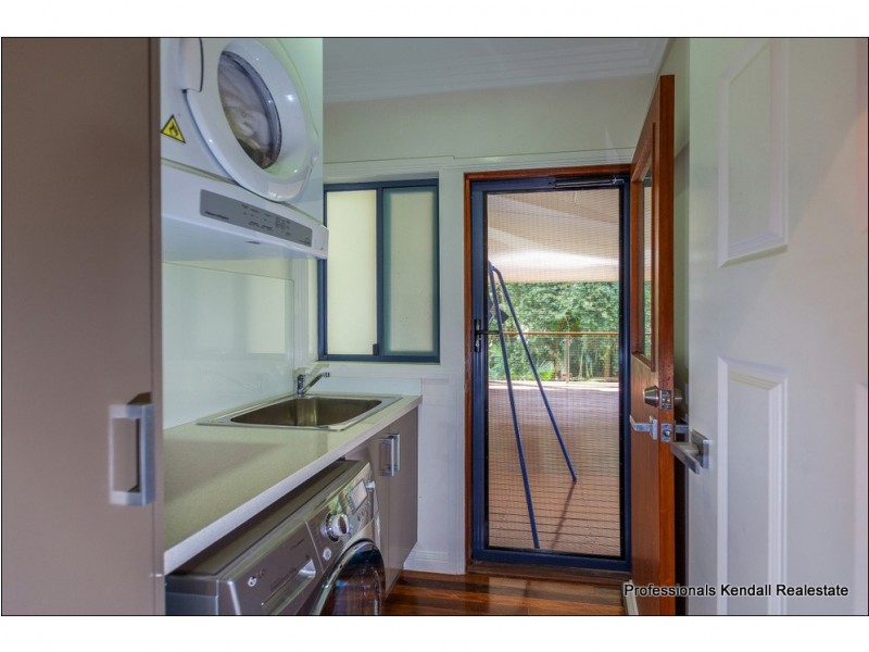 18 Long Road, Tamborine Mountain QLD 4272