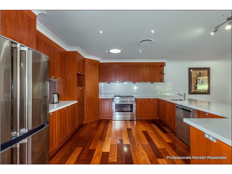 24 Racecourse Place, Tamborine QLD 4270