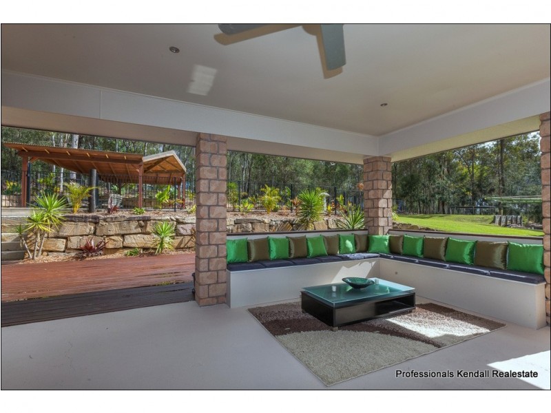 24 Racecourse Place, Tamborine QLD 4270