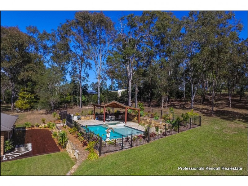 24 Racecourse Place, Tamborine QLD 4270