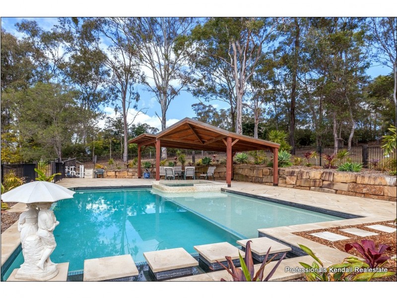24 Racecourse Place, Tamborine QLD 4270