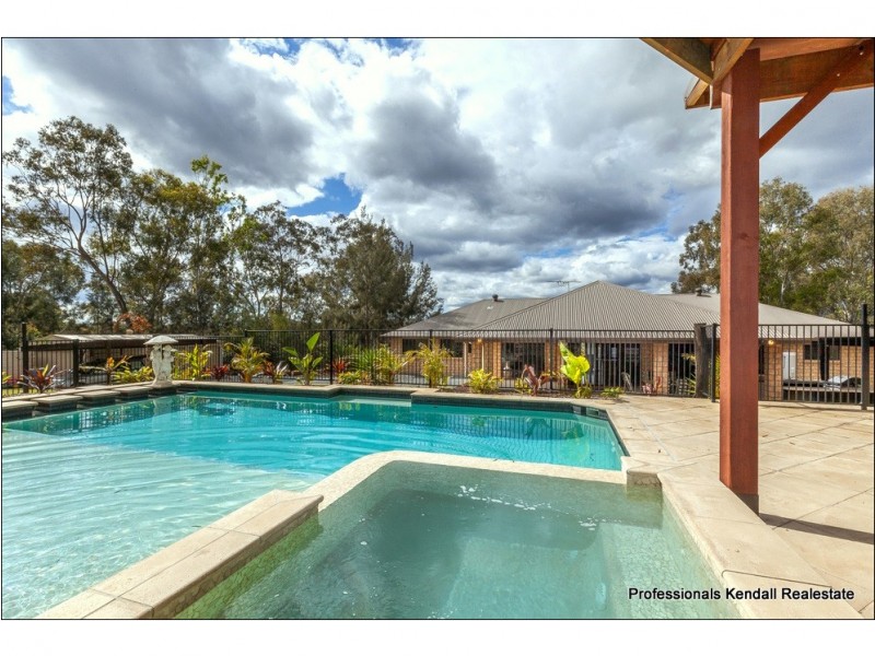24 Racecourse Place, Tamborine QLD 4270