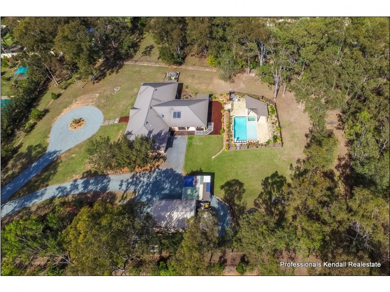 24 Racecourse Place, Tamborine QLD 4270