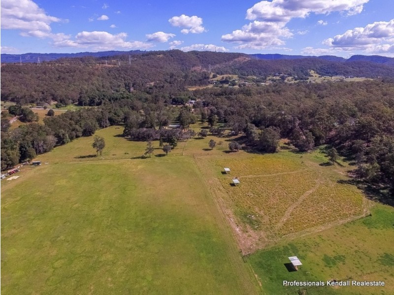 27 Memorial Drive, Upper Coomera QLD 4209