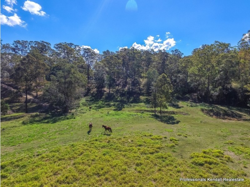 27 Memorial Drive, Upper Coomera QLD 4209