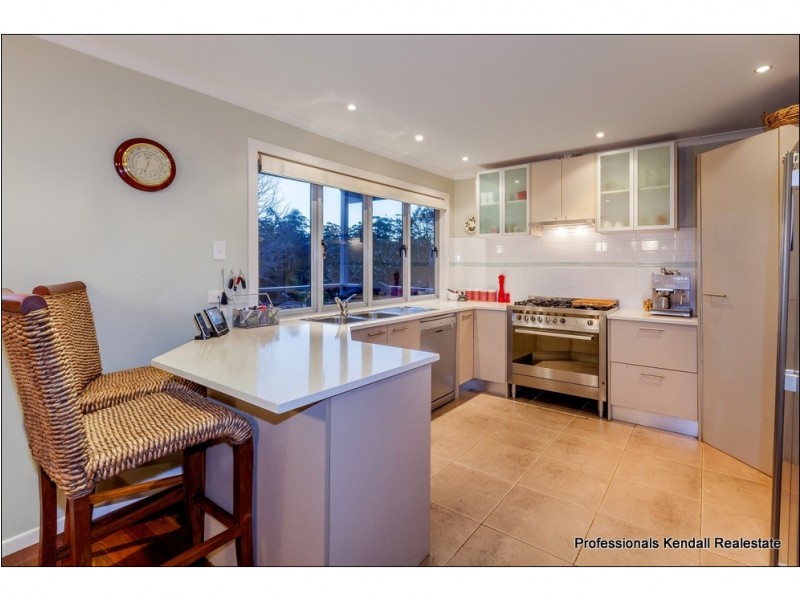 12 Meron Court, Tamborine Mountain QLD 4272