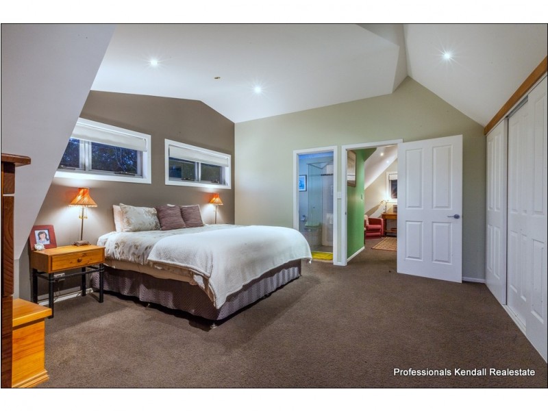 12 Meron Court, Tamborine Mountain QLD 4272