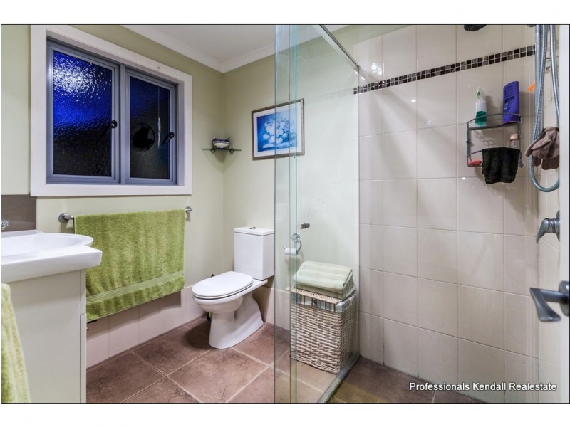 12 Meron Court, Tamborine Mountain QLD 4272