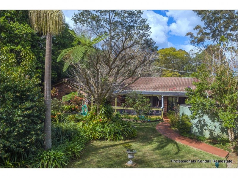 10 Winema Drive, Tamborine Mountain QLD 4272