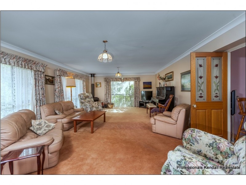 10 Winema Drive, Tamborine Mountain QLD 4272