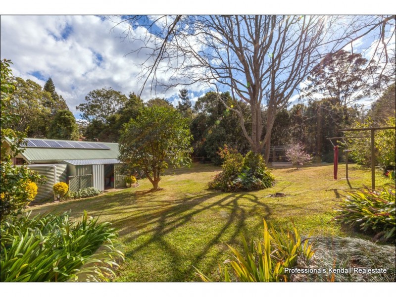10 Winema Drive, Tamborine Mountain QLD 4272