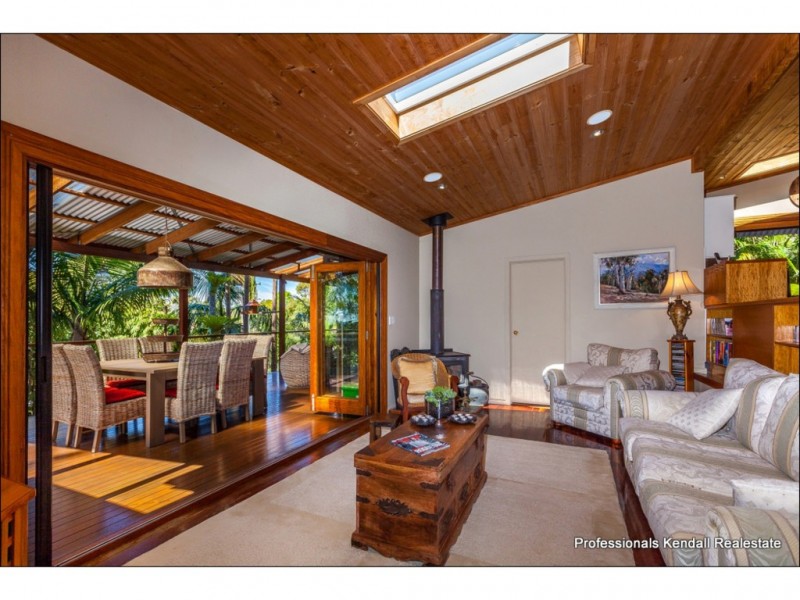 22 Carey Parade, Tamborine Mountain QLD 4272