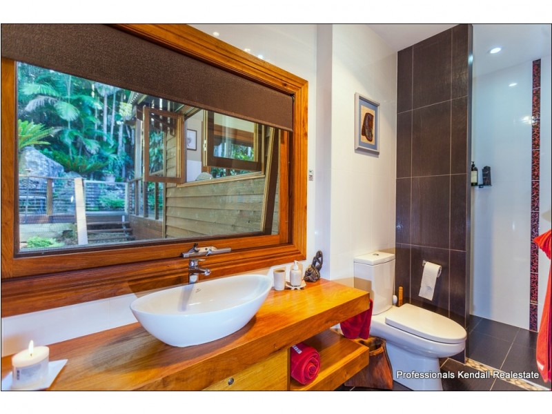 22 Carey Parade, Tamborine Mountain QLD 4272