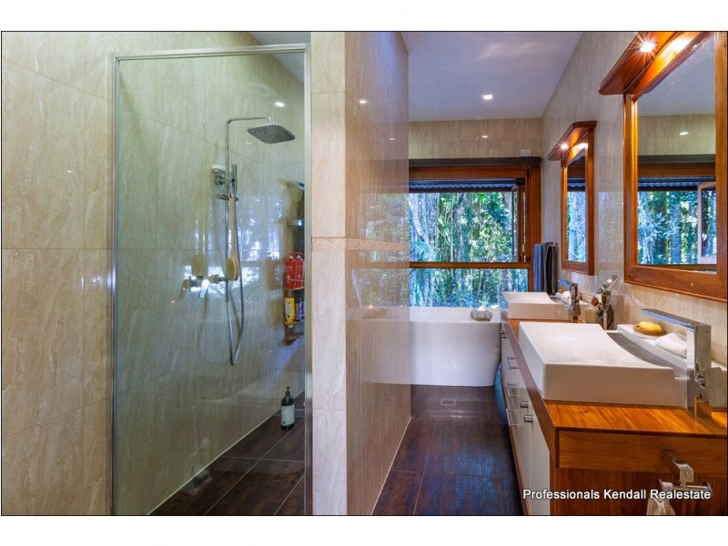 22 Carey Parade, Tamborine Mountain QLD 4272