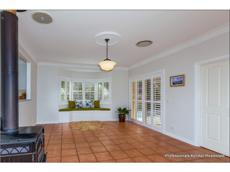 19 Griffith Street, Tamborine Mountain QLD 4272