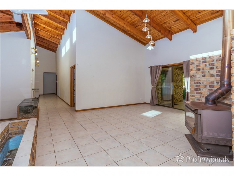 65 Guanaba Rd, Tamborine Mountain QLD 4272