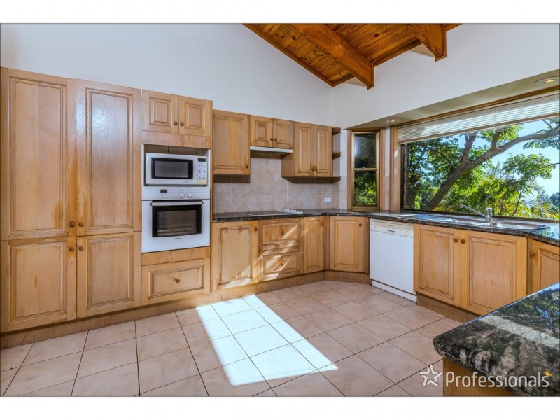 65 Guanaba Rd, Tamborine Mountain QLD 4272