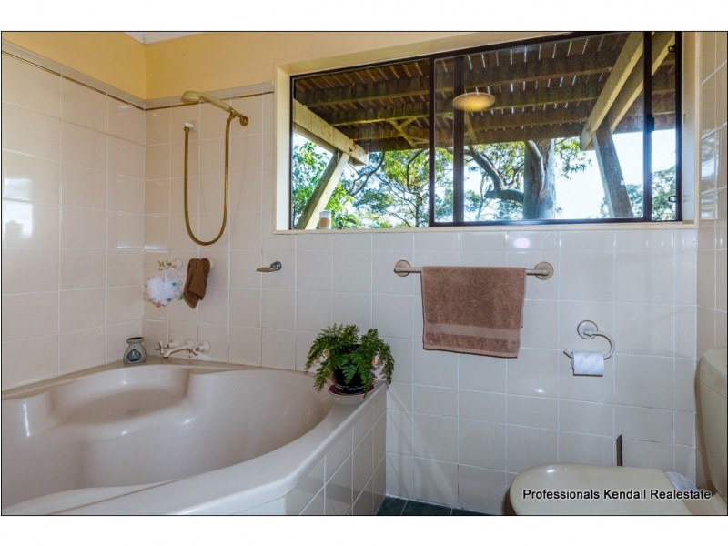 256 Beacon Road, Tamborine Mountain QLD 4272