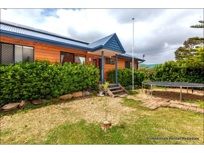 8 Saguaro Court, Tamborine Mountain QLD 4272
