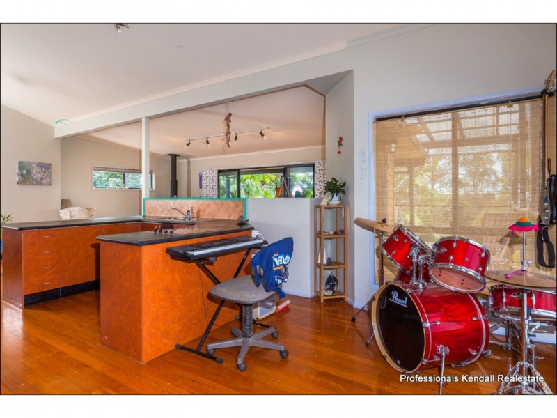 8 Saguaro Court, Tamborine Mountain QLD 4272