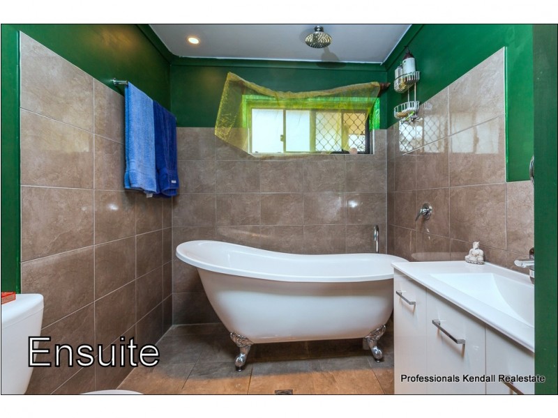 8 Saguaro Court, Tamborine Mountain QLD 4272