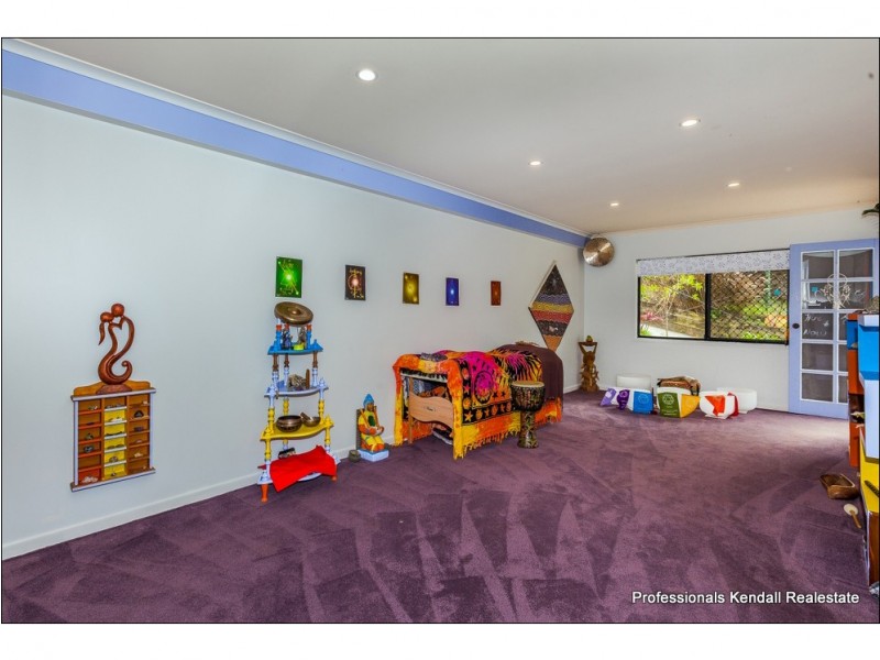 8 Saguaro Court, Tamborine Mountain QLD 4272