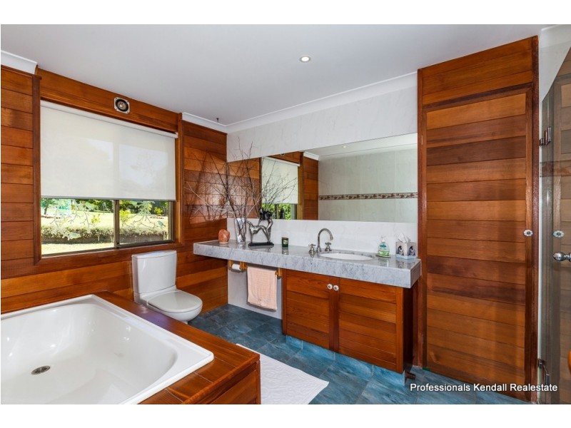 9-11 Chalmette Drive, Tamborine Mountain QLD 4272