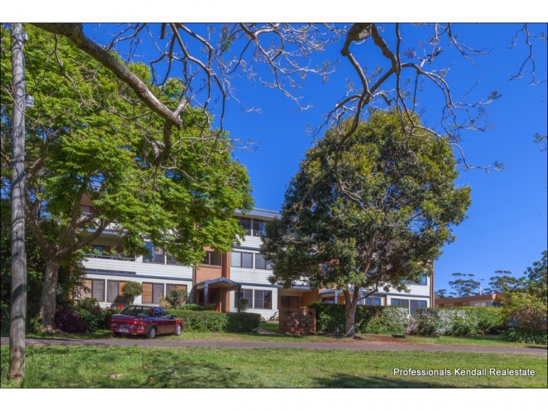 Unit 2/16-18 Golfers Cres, Tamborine Mountain QLD 4272