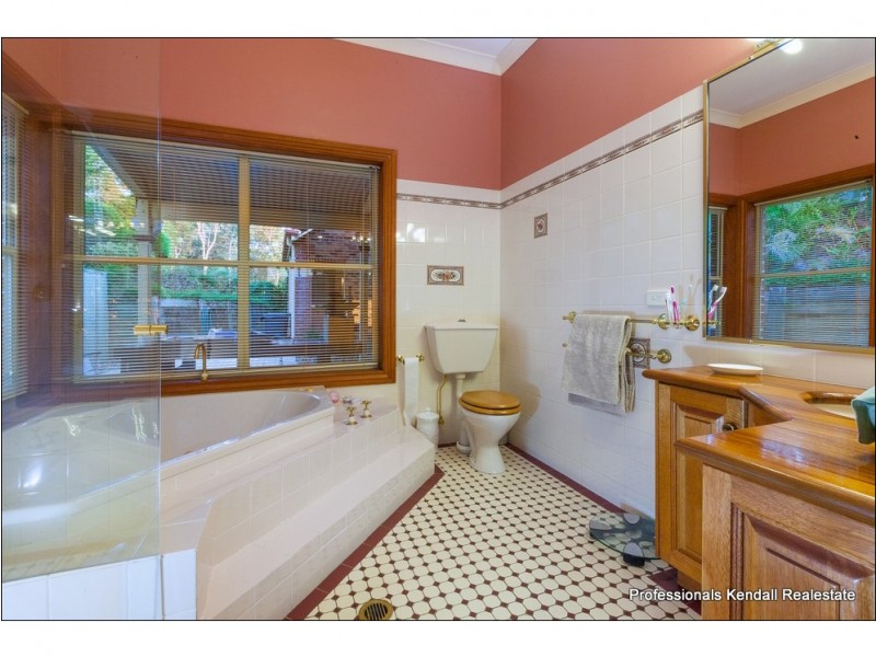 2268 Tamborine Mountain Road, Canungra QLD 4275