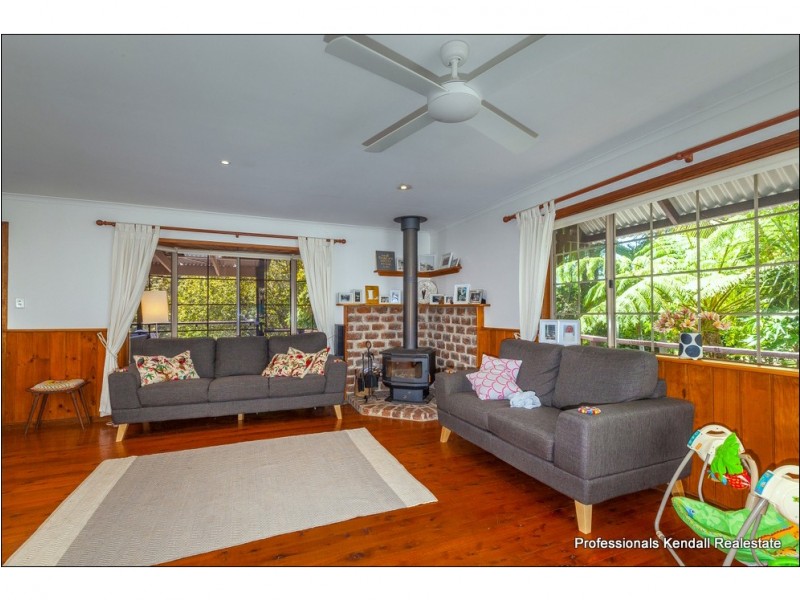 64 Kootenai Drive, Tamborine Mountain QLD 4272