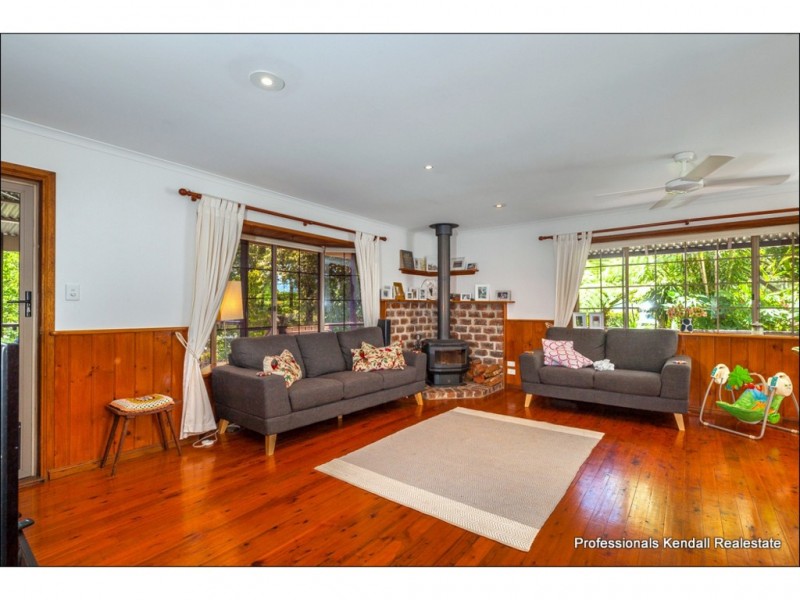 64 Kootenai Drive, Tamborine Mountain QLD 4272
