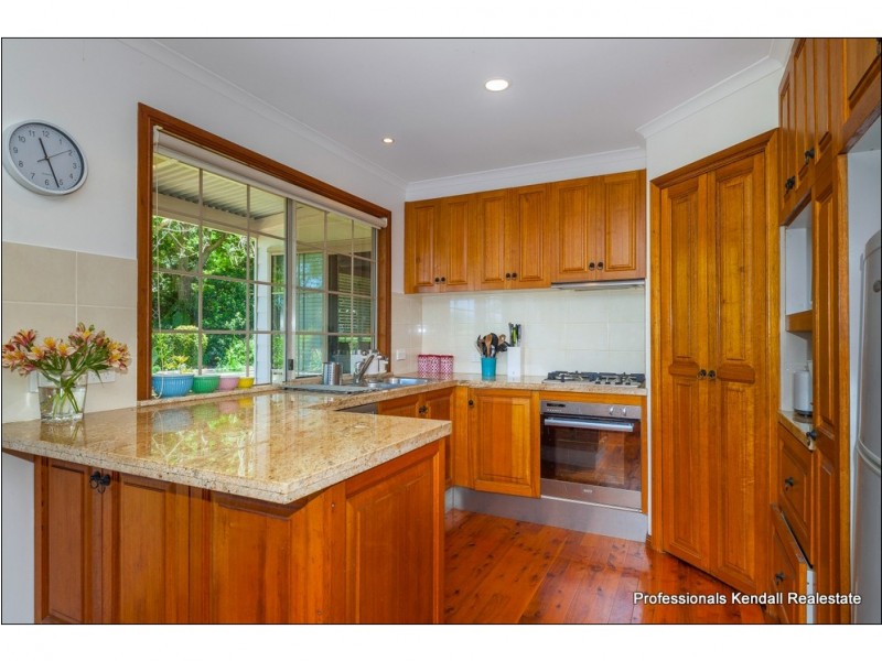 64 Kootenai Drive, Tamborine Mountain QLD 4272