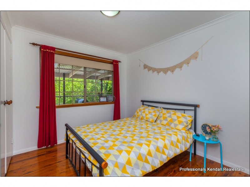 64 Kootenai Drive, Tamborine Mountain QLD 4272