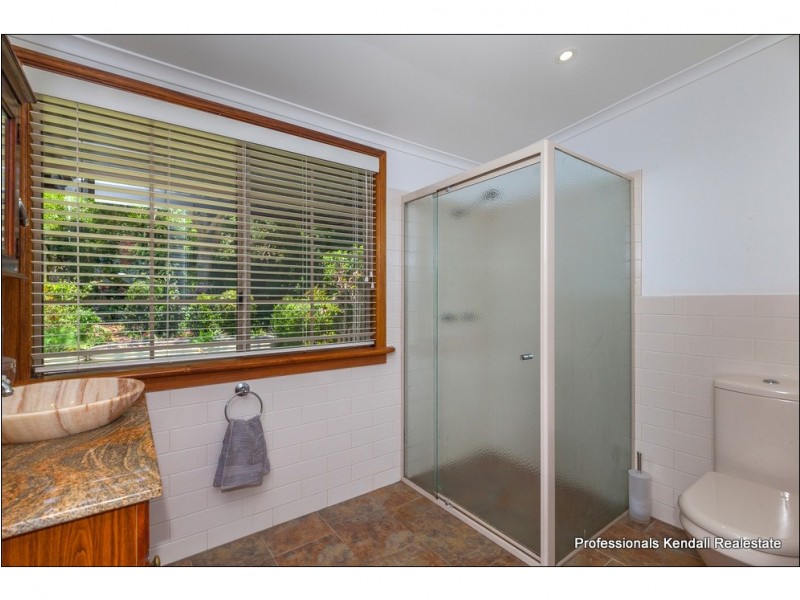 64 Kootenai Drive, Tamborine Mountain QLD 4272