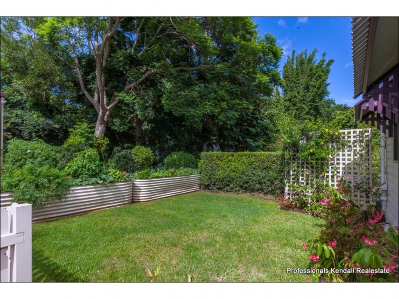 64 Kootenai Drive, Tamborine Mountain QLD 4272