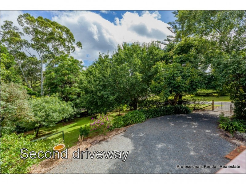 64 Kootenai Drive, Tamborine Mountain QLD 4272