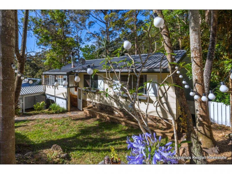 9 Kinabalu Drive, Tamborine Mountain QLD 4272