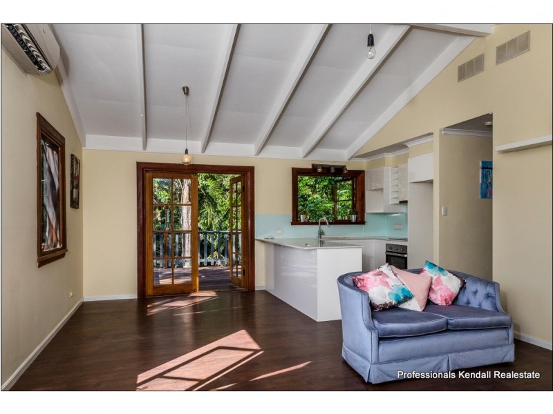 9 Kinabalu Drive, Tamborine Mountain QLD 4272