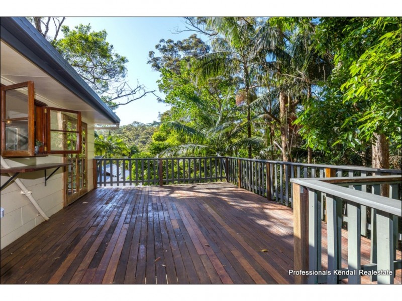 9 Kinabalu Drive, Tamborine Mountain QLD 4272