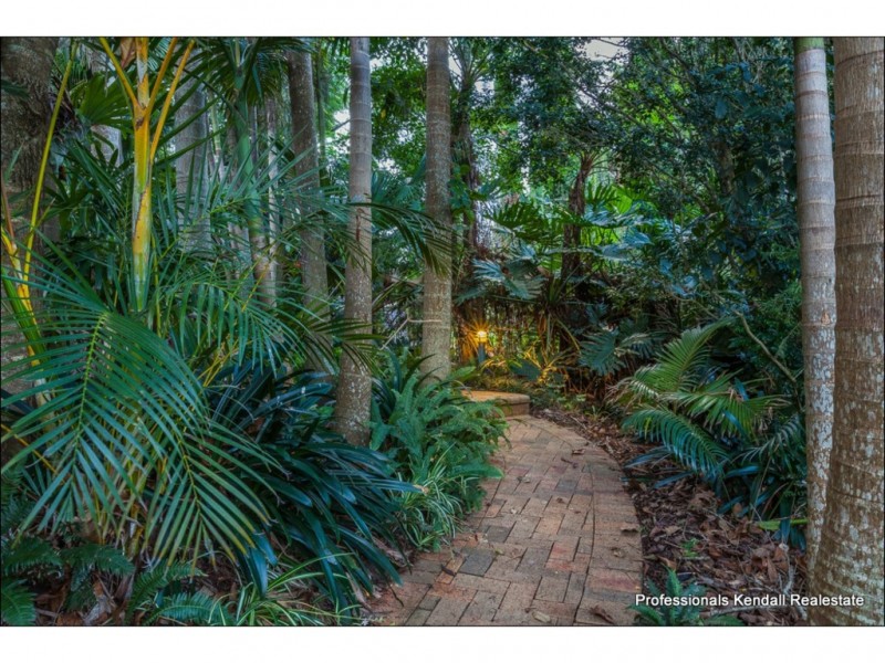 130 Licuala Drive, Tamborine Mountain QLD 4272